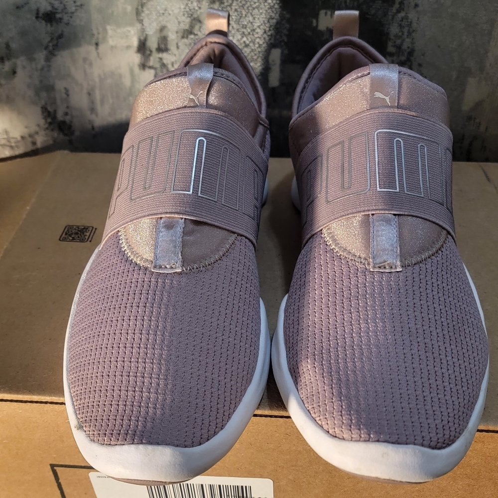 Puma blush pink shoes 10 soft foam comfort